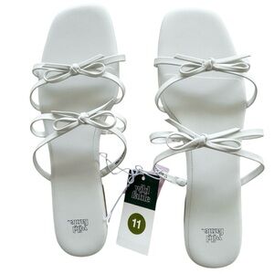 NWT Wild Fable Kristen White Strappy Bows Memory Foam Sandals 1/4” Heel Size 11